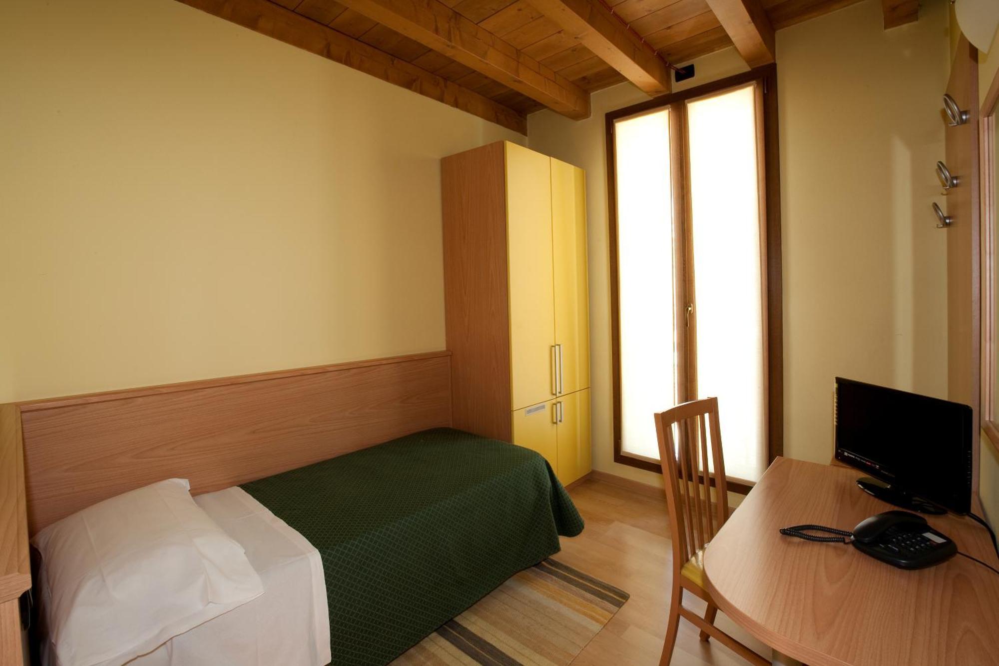Hotel Valbrenta Limena Exterior photo